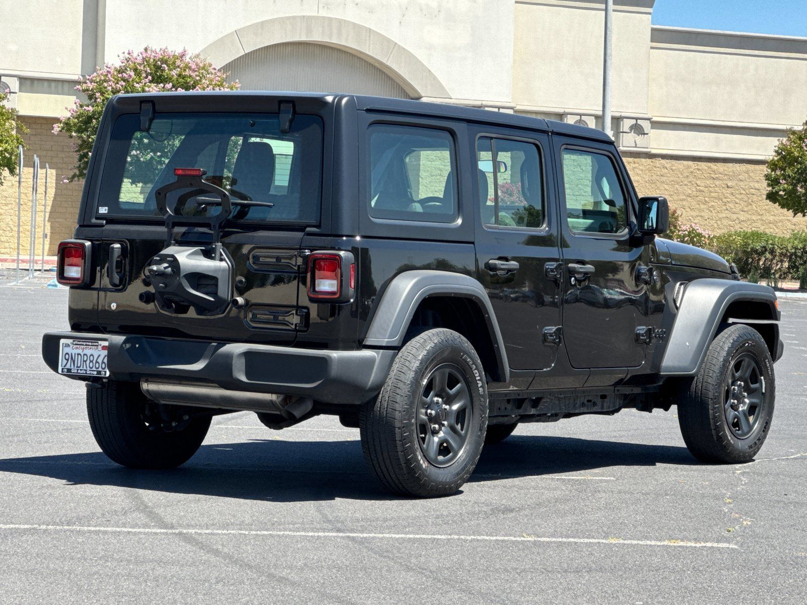 Used 2024 Jeep Wrangler Unlimited Sport AWD/4WD image 4