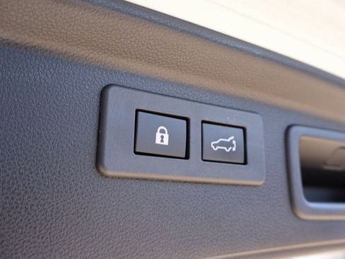 Used 2020 Subaru Forester Premium image 17