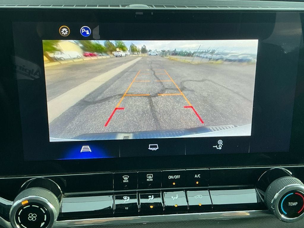 Used 2024 Chevrolet Colorado Z71 w/ Advanced Trailering Package AWD/4WD image 19