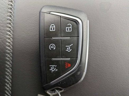 Used 2025 GMC Yukon XL Denali AWD/4WD image 32