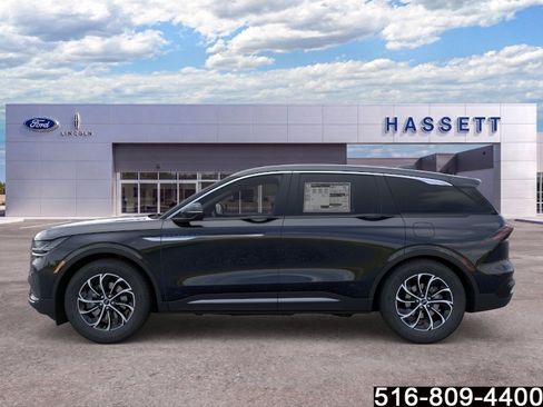 Used 2026 Lincoln Nautilus Premier w/ Equipment Group 102A AWD/4WD image 4