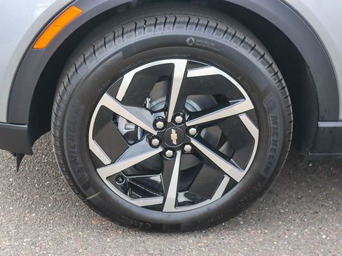 Used 2026 Chevrolet Equinox EV LT image 9