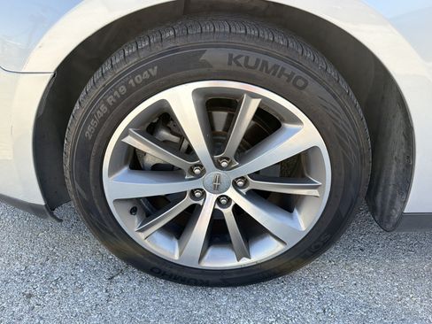 Used 2009 Lincoln MKS FWD image 9