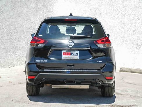 Used 2018 Nissan Rogue S AWD/4WD image 5