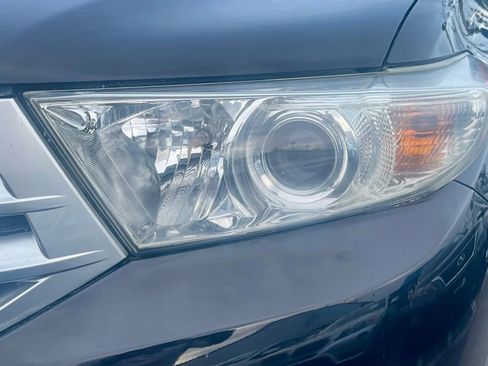 Used 2012 Toyota Highlander SE image 25