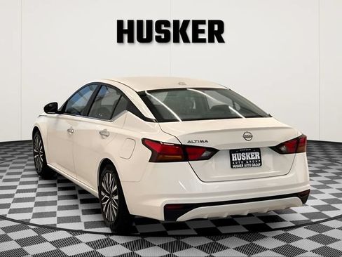 Used 2025 Nissan Altima 2.5 SV FWD image 5