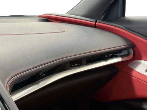 Used 2025 Chevrolet Corvette Stingray Preferred Cpe w/ 2LT image 21