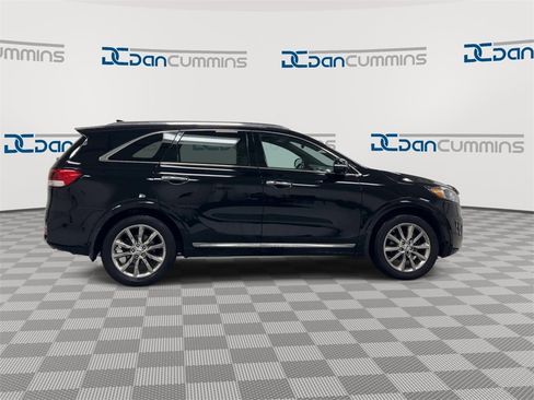 Used 2018 Kia Sorento SX image 9