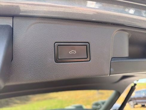 Used 2019 Volkswagen Atlas SE image 13