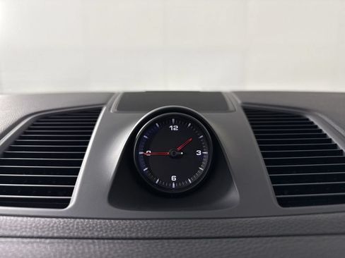 Certified 2023 Porsche Cayenne Platinum Edition AWD/4WD image 28