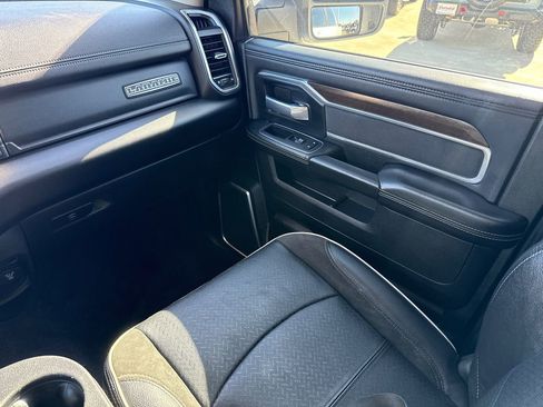 Used 2024 RAM 2500 Laramie AWD/4WD image 16