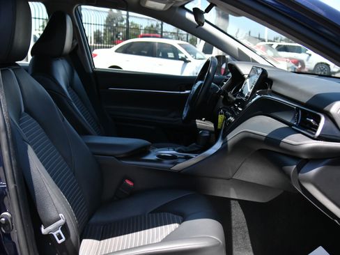 Used 2022 Toyota Camry SE FWD image 40