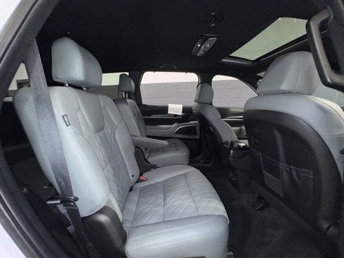 Used 2023 Kia Telluride EX X-Line image 17