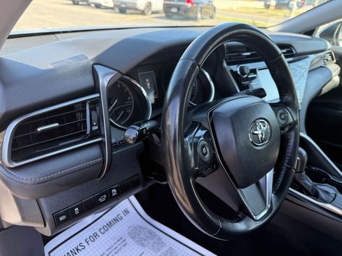 Used 2019 Toyota Camry LE image 12
