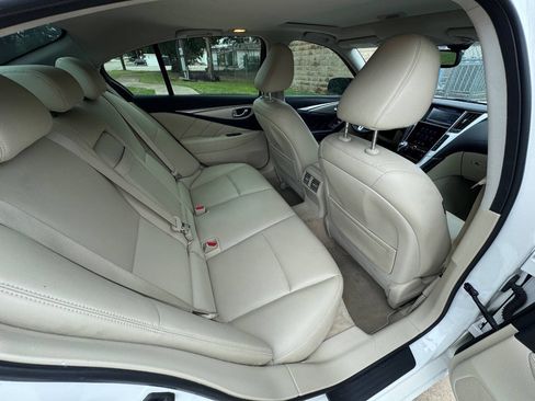 Used 2019 INFINITI Q50 Luxe w/ Essential Package (3.0T Luxe) RWD image 30