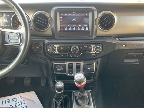 Certified 2019 Jeep Wrangler Sport image 23