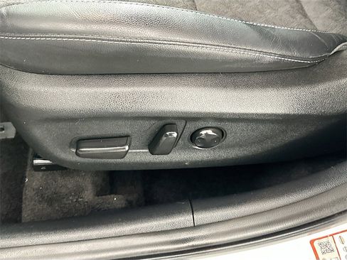 Used 2019 Kia Niro EX image 18