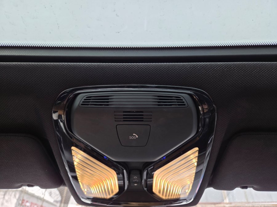 Used 2018 BMW 530e RWD image 13