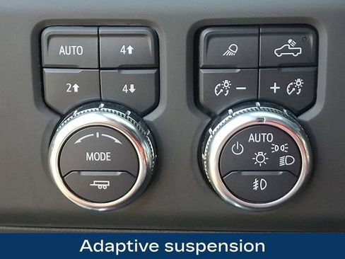 Used 2025 GMC Sierra 1500 Denali AWD/4WD image 9