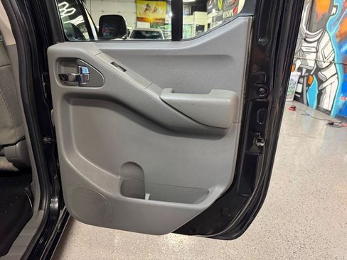Used 2020 Nissan Frontier SV AWD/4WD image 16
