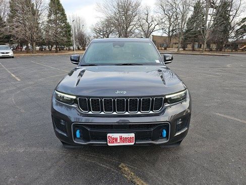 Used 2023 Jeep Grand Cherokee Overland w/ Luxury Tech Group IV image 9
