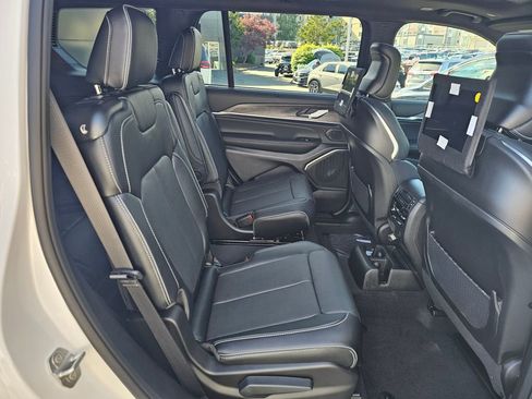 New 2024 Jeep Grand Cherokee L Overland w/ Advanced Protech Group III AWD/4WD image 13