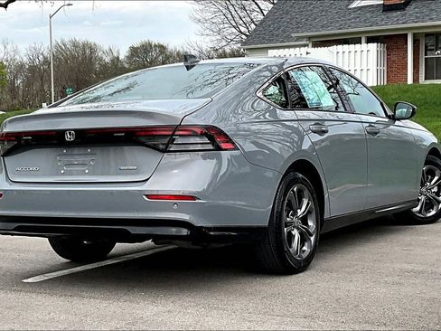 Used 2025 Honda Accord EX-L image 6