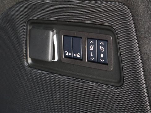 Used 2025 Cadillac Escalade Sport Platinum w/ LPO, Floor Liner Package AWD/4WD image 32