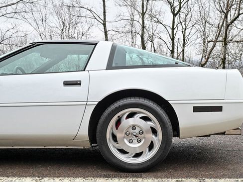 Used 1995 Chevrolet Corvette Coupe RWD image 5