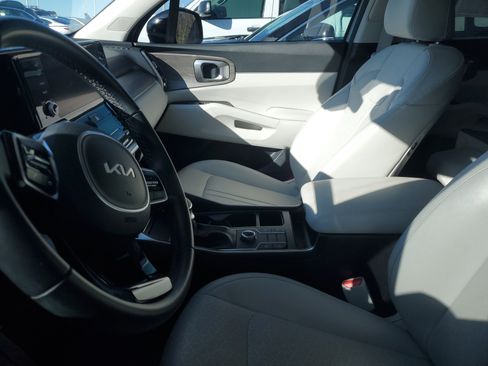 Used 2022 Kia Sorento S image 10