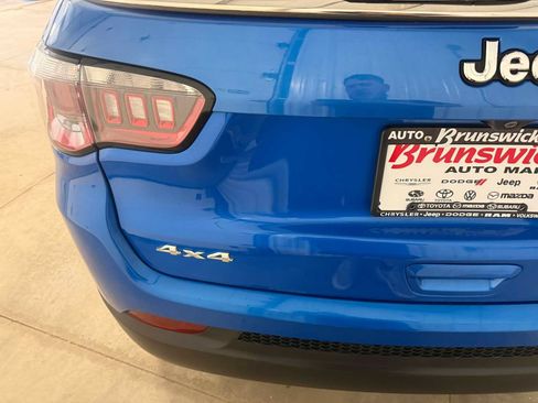 Certified 2019 Jeep Compass Latitude w/ Cold Weather Group AWD/4WD image 17