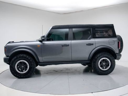 Used 2023 Ford Bronco Badlands w/ Sasquatch Package AWD/4WD image 2