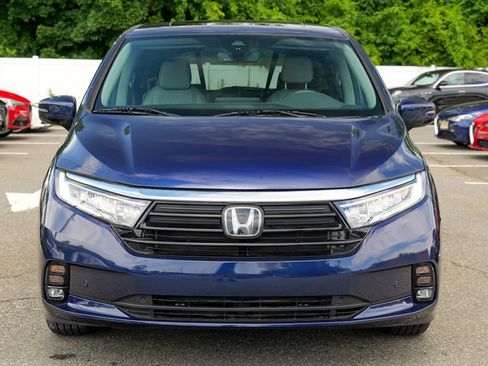 Used 2024 Honda Odyssey Elite image 2