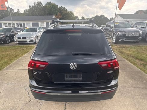 Used 2019 Volkswagen Tiguan SEL Premium image 9