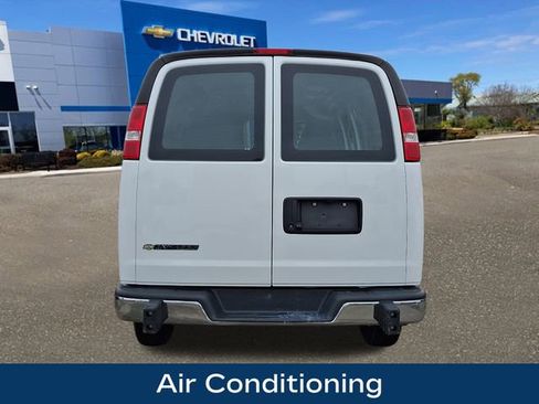 Used 2024 Chevrolet Express 2500 w/ Driver Convenience Package image 7