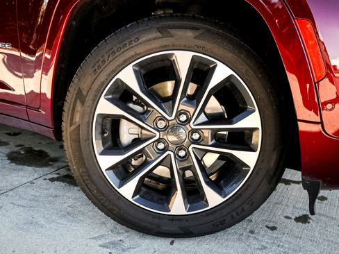 Used 2022 Jeep Grand Cherokee L Overland image 13