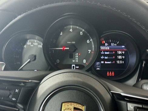 Certified 2026 Porsche Macan AWD/4WD image 13