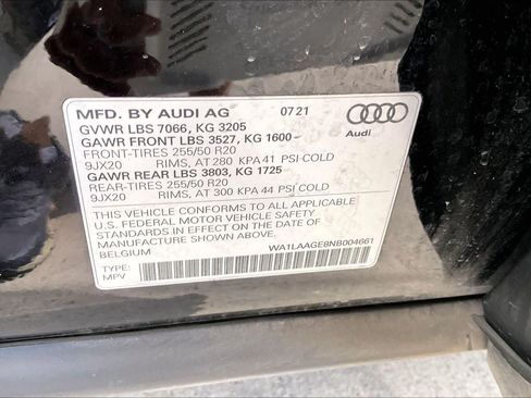 Used 2022 Audi e-tron Premium Plus w/ Premium Plus Package AWD/4WD image 34