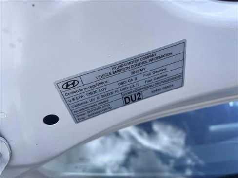 New 2025 Hyundai Elantra SEL image 17