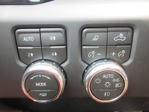 New 2026 GMC Sierra 3500 Denali Ultimate AWD/4WD image 18
