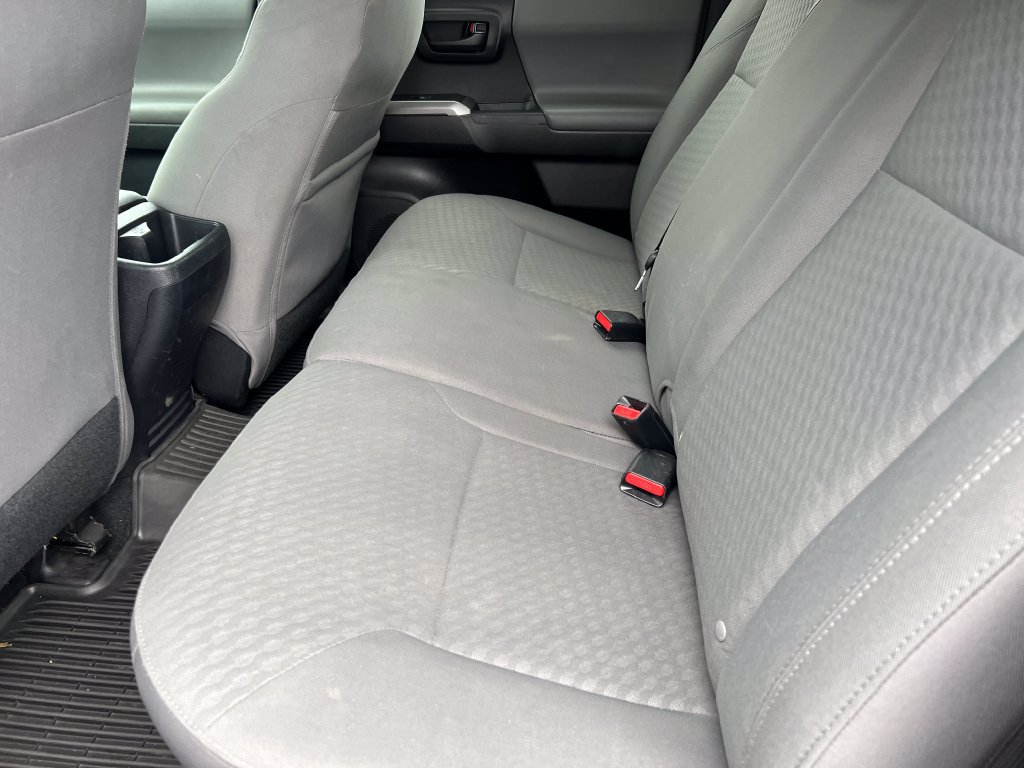 Used 2020 Toyota Tacoma SR5 AWD/4WD image 12