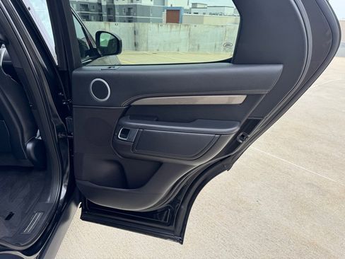 Used 2017 Land Rover Discovery HSE Luxury image 28