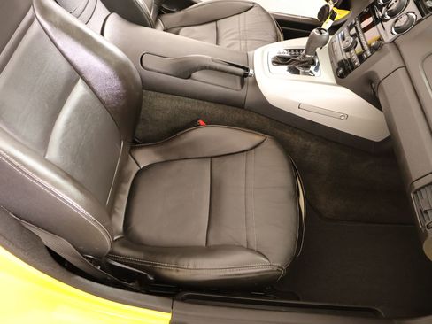 Used 2009 Saturn Sky w/ Premium Trim Package RWD image 10