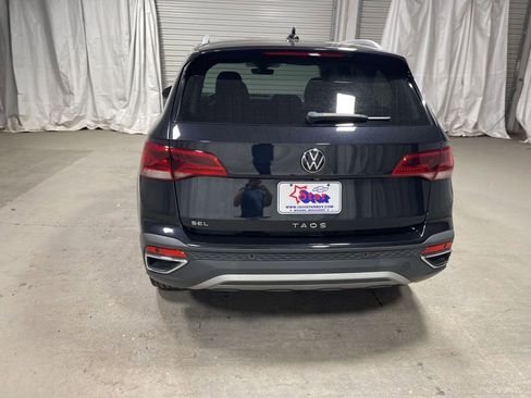 Used 2022 Volkswagen Taos SEL w/ Panoramic Sunroof Package image 6
