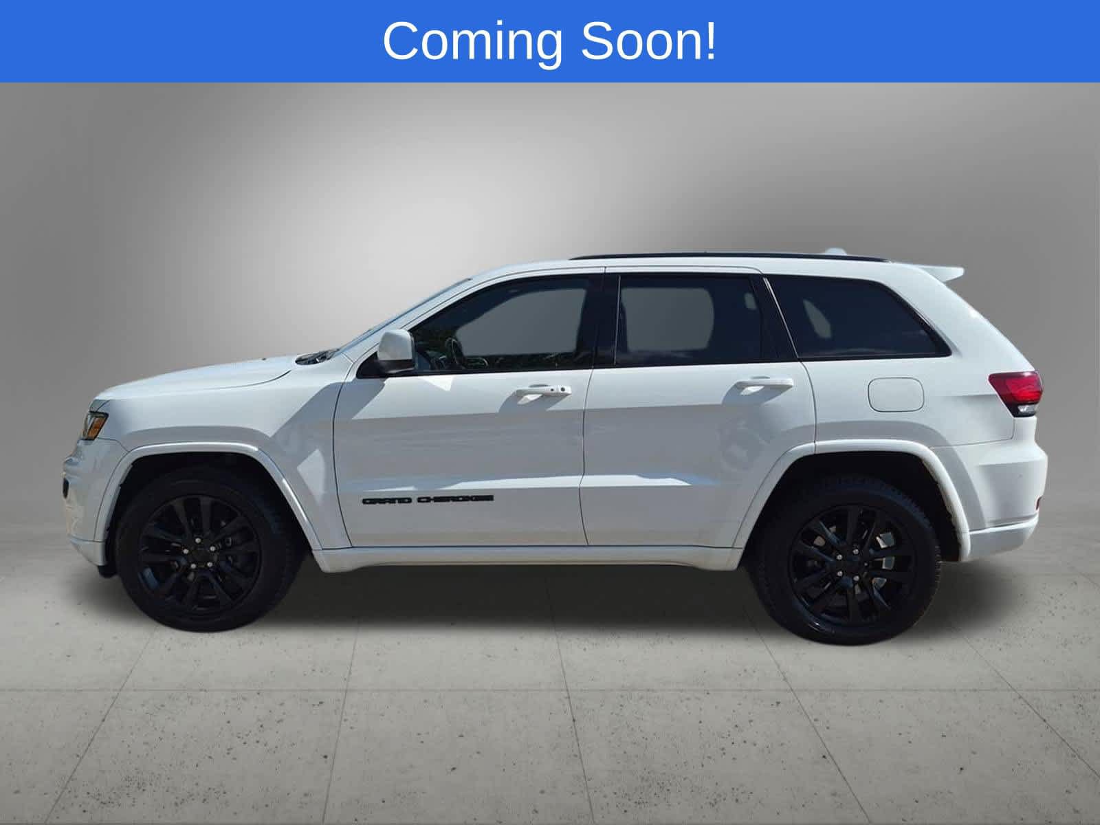 Used 2018 Jeep Grand Cherokee Altitude AWD/4WD image 3