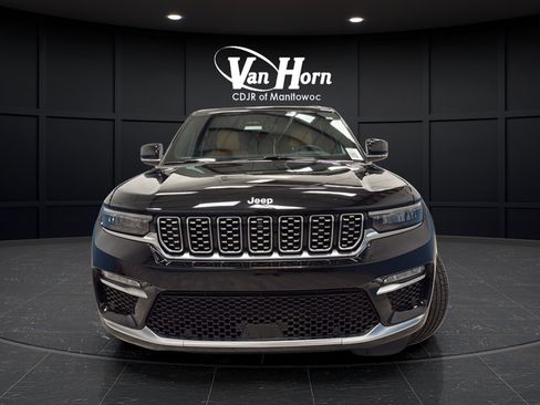 Used 2025 Jeep Grand Cherokee Summit AWD/4WD image 2