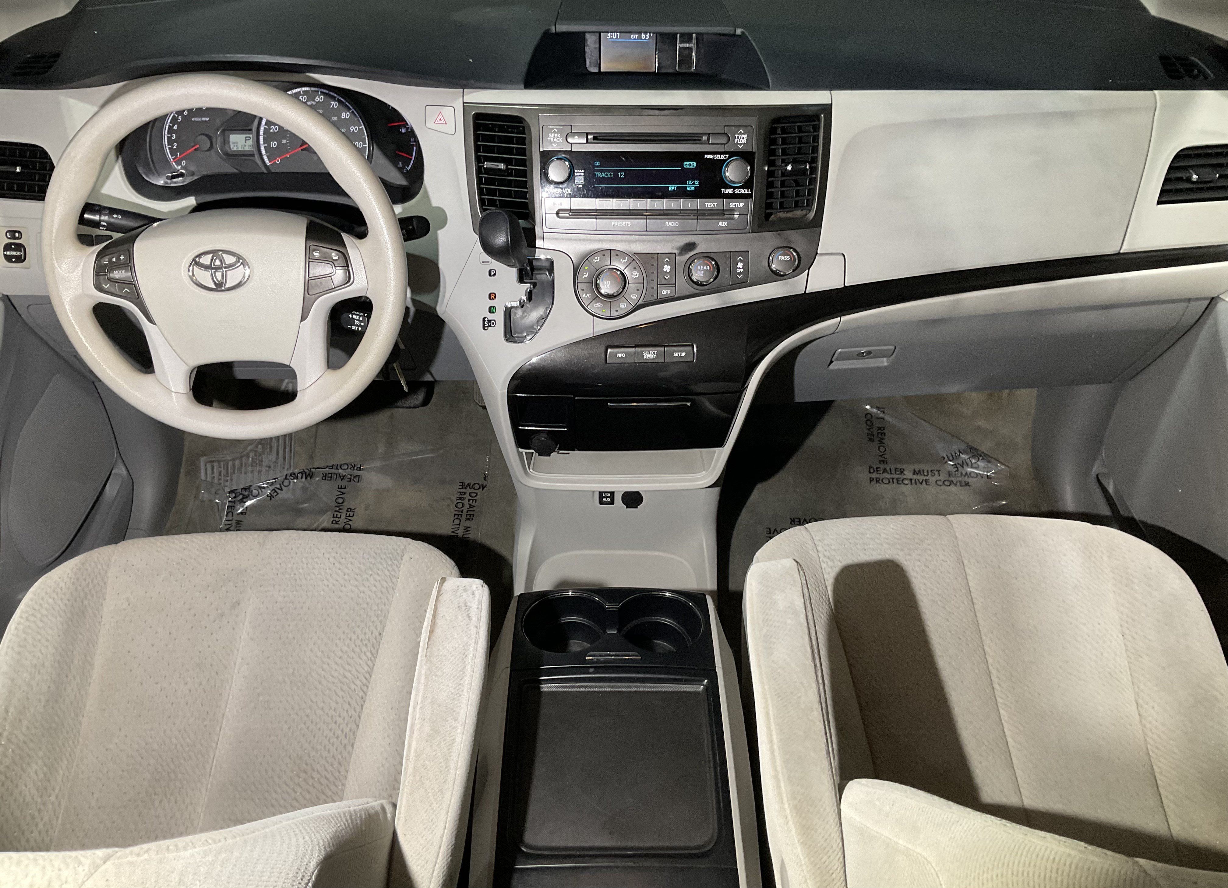 Used 2012 Toyota Sienna LE w/ Towing Pkg FWD image 22