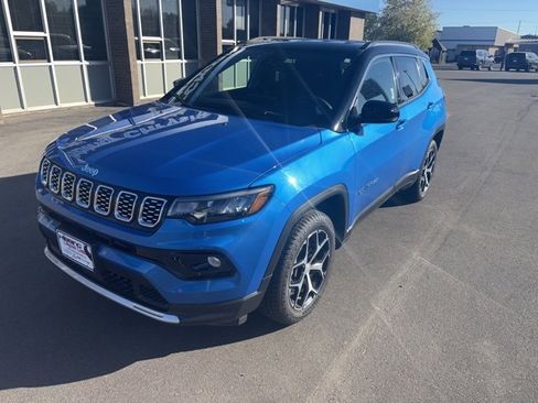 Used 2024 Jeep Compass Limited image 2