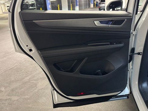 New 2026 Volkswagen Atlas Cross Sport SE image 21