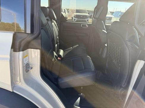 New 2025 Ford Bronco Badlands image 10